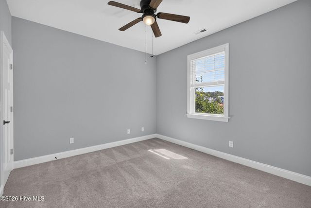 646 Crown Pointe Drive, Hampstead, NC 28443