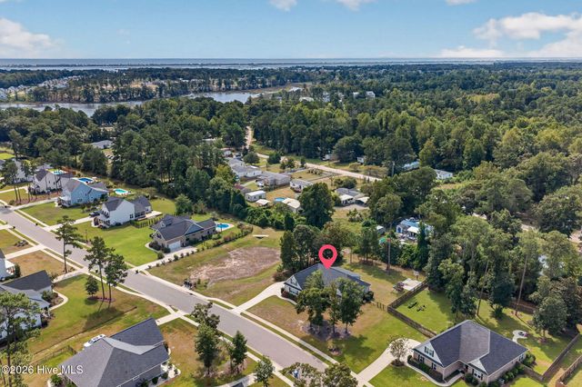 646 Crown Pointe Drive, Hampstead, NC 28443
