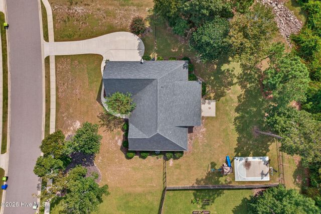 646 Crown Pointe Drive, Hampstead, NC 28443