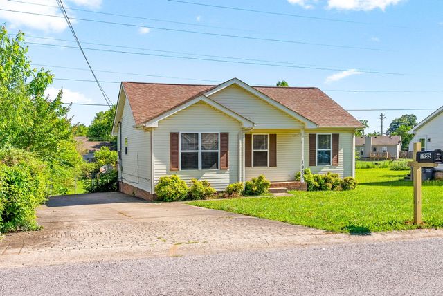 1985 Timberline Cir, Oak Grove, KY 42262