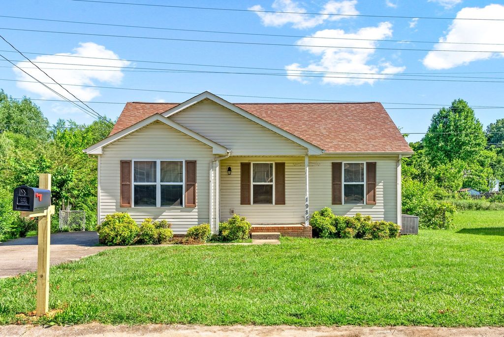 1985 Timberline Cir, Oak Grove, KY 42262