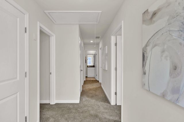 8472 Bright Water Dr, Ooltewah, TN 37363