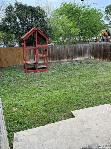 433 Dora St, San Antonio, TX 78212