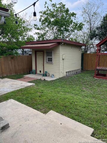 433 Dora St, San Antonio, TX 78212