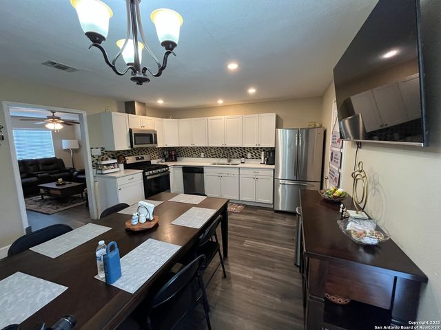 433 Dora St, San Antonio, TX 78212