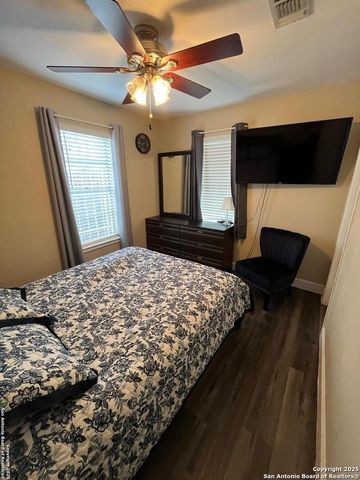 433 Dora St, San Antonio, TX 78212