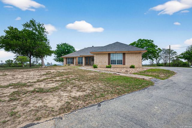 418 County Road 574, Castroville, TX 78009