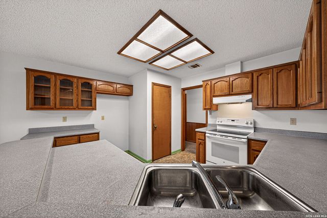 418 County Road 574, Castroville, TX 78009