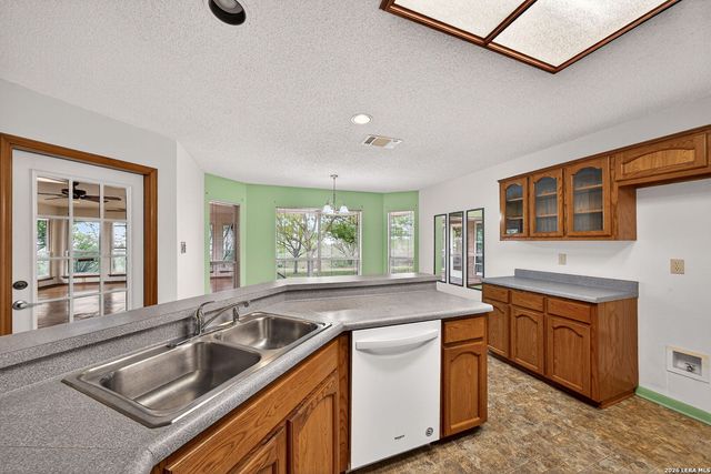 418 County Road 574, Castroville, TX 78009