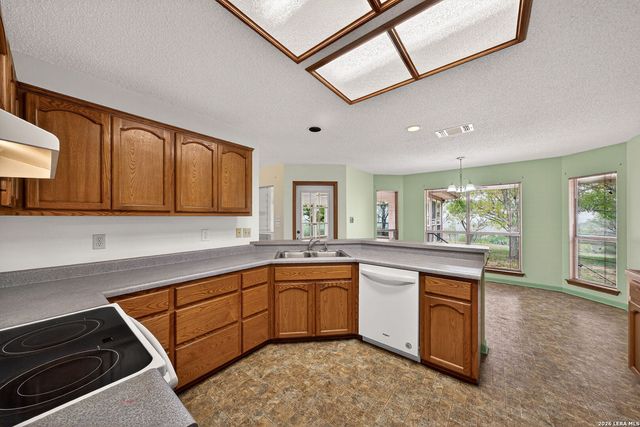 418 County Road 574, Castroville, TX 78009