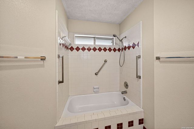 418 County Road 574, Castroville, TX 78009