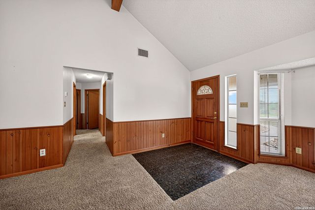 418 County Road 574, Castroville, TX 78009