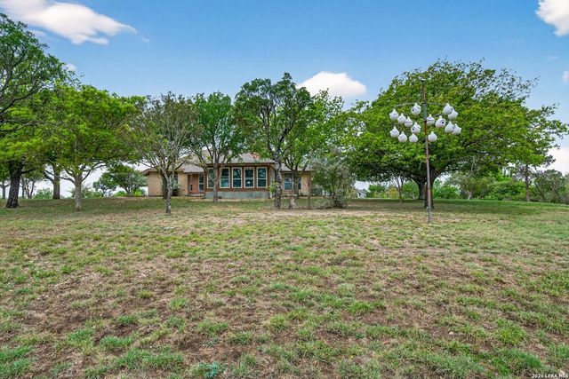 418 County Road 574, Castroville, TX 78009