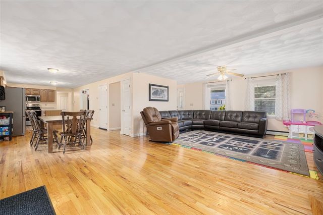 7 Crestwood Lane, Lincoln, RI 02865