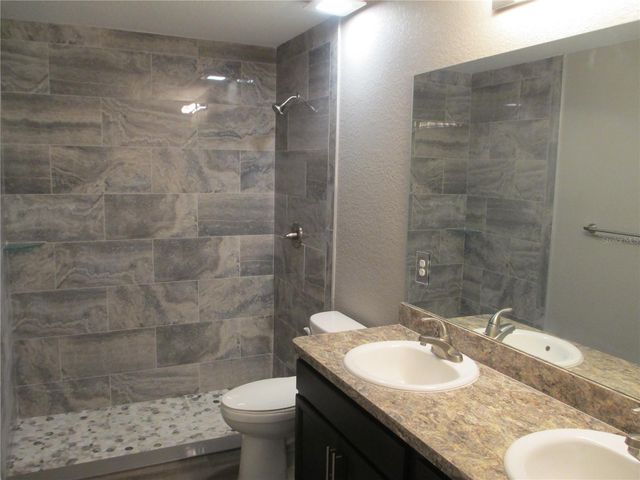 5762 NW 5TH STREET, Ocala, FL 34482
