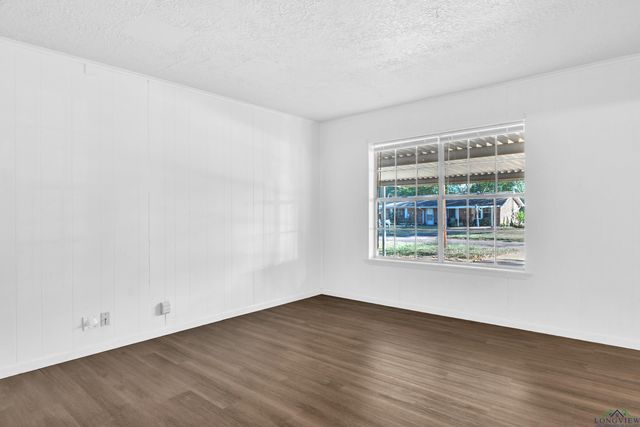 2812 Rampy St, Gladewater, TX 75647