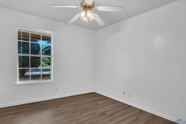 2812 Rampy St, Gladewater, TX 75647