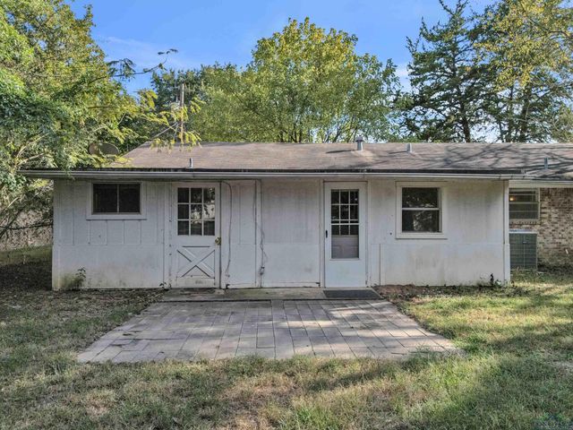 2812 Rampy St, Gladewater, TX 75647