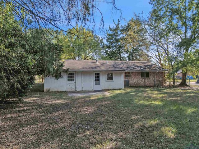 2812 Rampy St, Gladewater, TX 75647