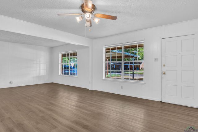 2812 Rampy St, Gladewater, TX 75647