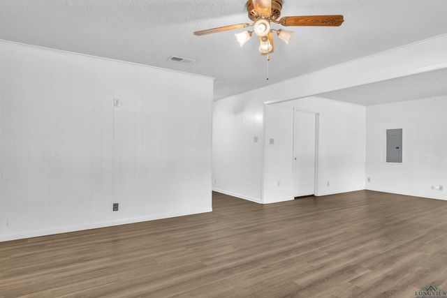 2812 Rampy St, Gladewater, TX 75647