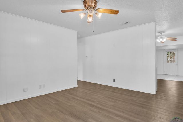 2812 Rampy St, Gladewater, TX 75647