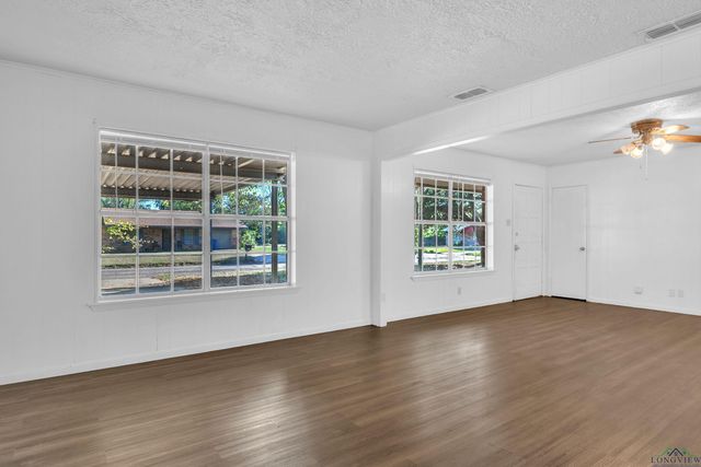 2812 Rampy St, Gladewater, TX 75647