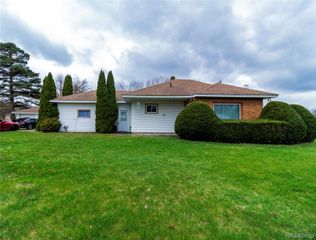 1334 Peppermill Road, Lapeer Township, MI 48446