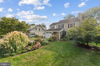 18 MANOR RD, Paoli, PA 19301