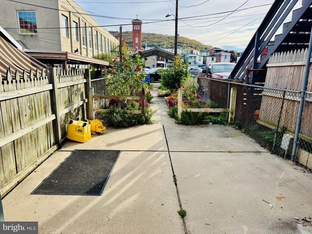 129 N 8TH ST, Reading, PA 19601