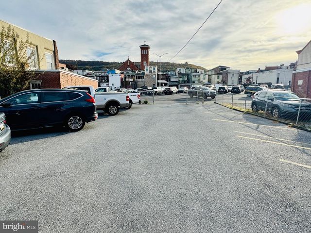 129 N 8TH ST, Reading, PA 19601