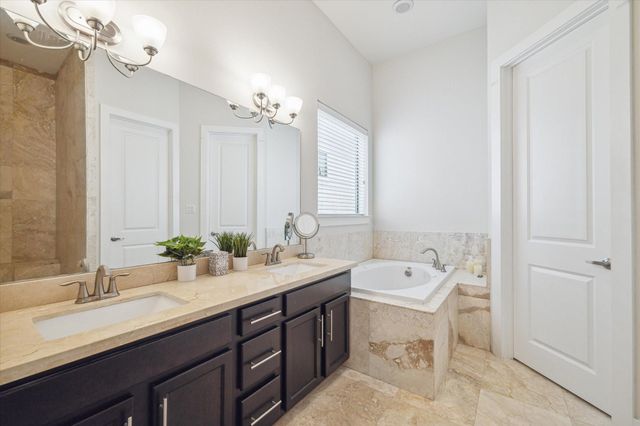 52 N Hutcheson Street, Houston, TX 77003