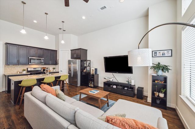 52 N Hutcheson Street, Houston, TX 77003