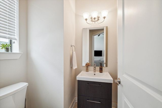52 N Hutcheson Street, Houston, TX 77003