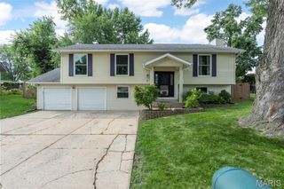 15 Ann Drive, St Peters, MO 63376