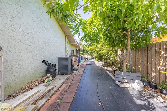 2349 Barcelona AVE, Fort Myers, FL 33905