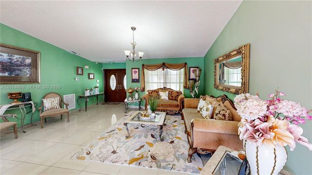 28148 SW 136th Ave, Homestead, FL 33033