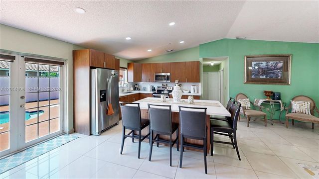 28148 SW 136th Ave, Homestead, FL 33033