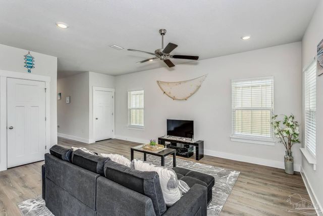 7888 Evening Glow Dr, Pensacola, FL 32507