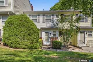 25 Padanaram Road 66, Danbury, CT 06811