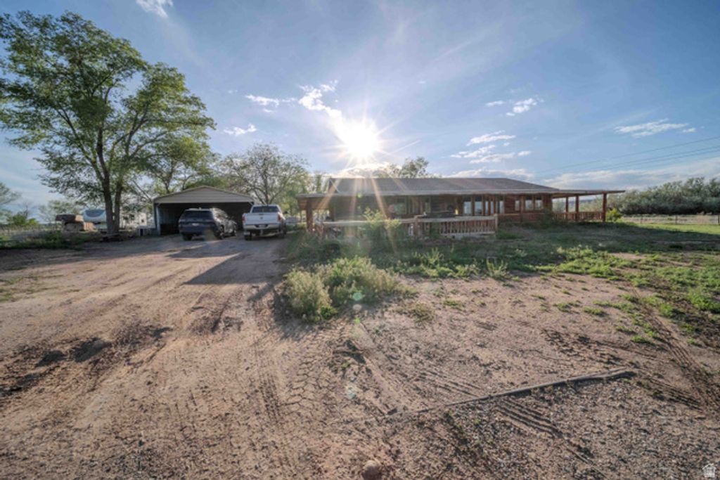 Image 3 of property listing at 3040 S 7455 W, Ioka, UT 84066