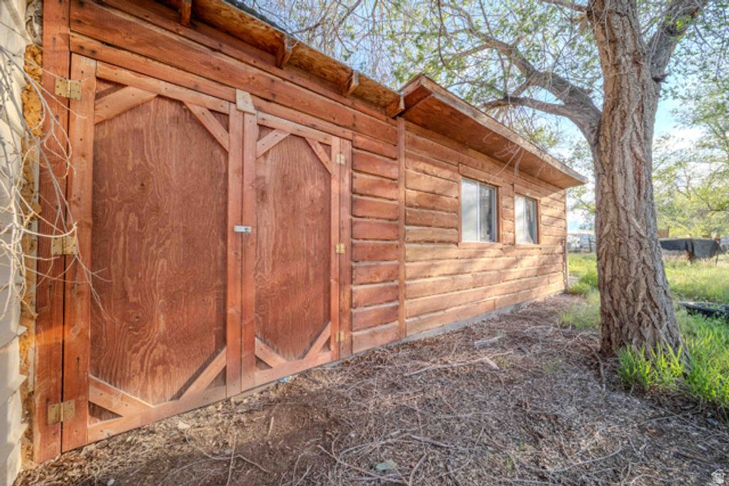 Image 31 of property listing at 3040 S 7455 W, Ioka, UT 84066