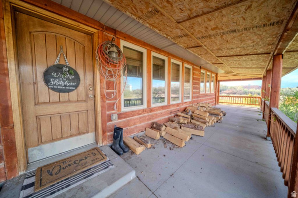 Image 8 of property listing at 3040 S 7455 W, Ioka, UT 84066