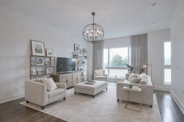 810 Melpark Ct, Nashville, TN 37204