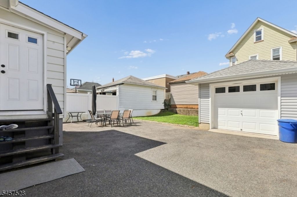 32 Barrington Ave, Clifton City, NJ 07011 — photo 3