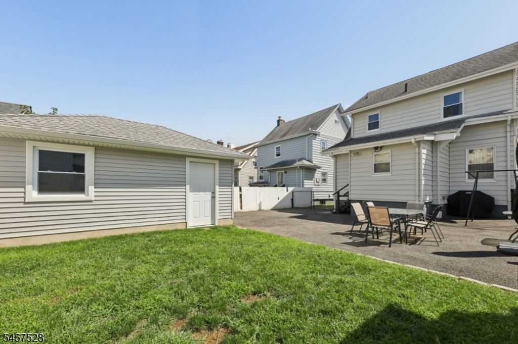 32 Barrington Ave, Clifton City, NJ 07011 — photo 5