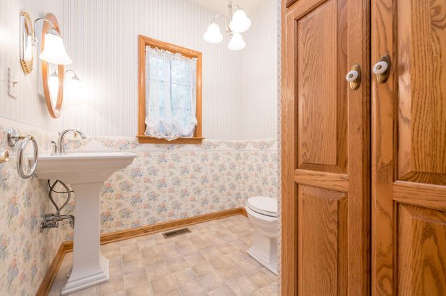 129 Tanglewood Drive, West Liberty, OH 43357