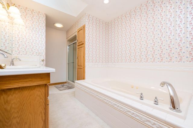 129 Tanglewood Drive, West Liberty, OH 43357