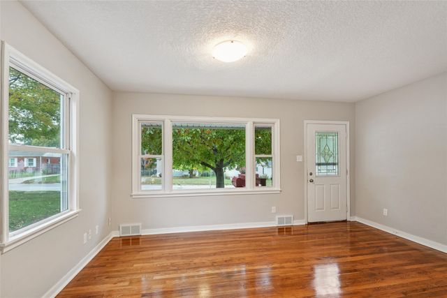 3901 54th Street, Des Moines, IA 50310