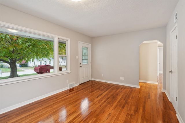 3901 54th Street, Des Moines, IA 50310